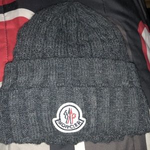 Moncler hat